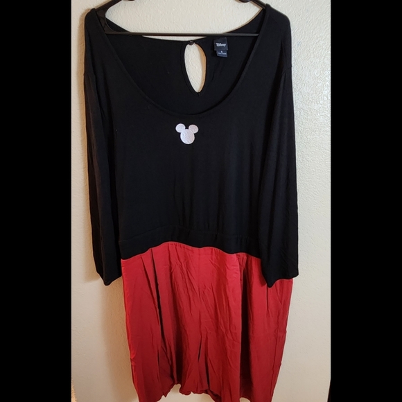 Torrid Disney Mickey Mouse Red Romper 4X - Picture 6 of 14